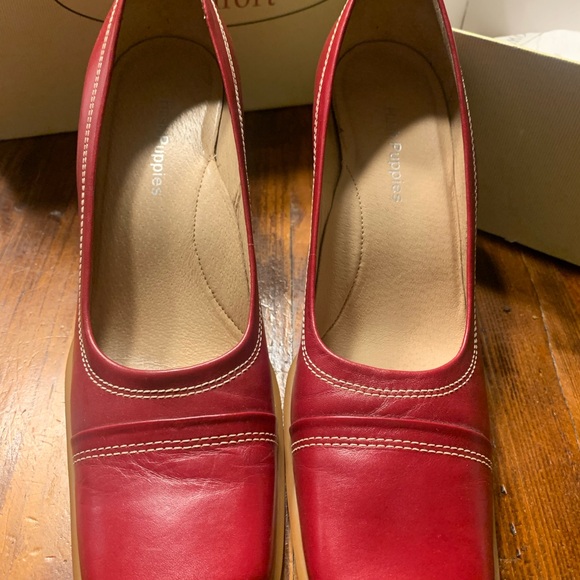 ❤️🔥New red leather heel shoe in box HushPuppies❤️ - Picture 15 of 16